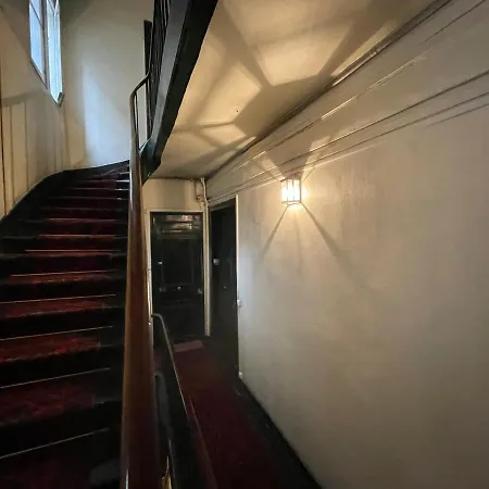 Atypique, Centre De Paris